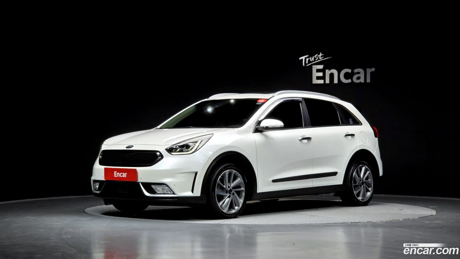 Main__Slider__Photo:Niro Kia 2018.6-0