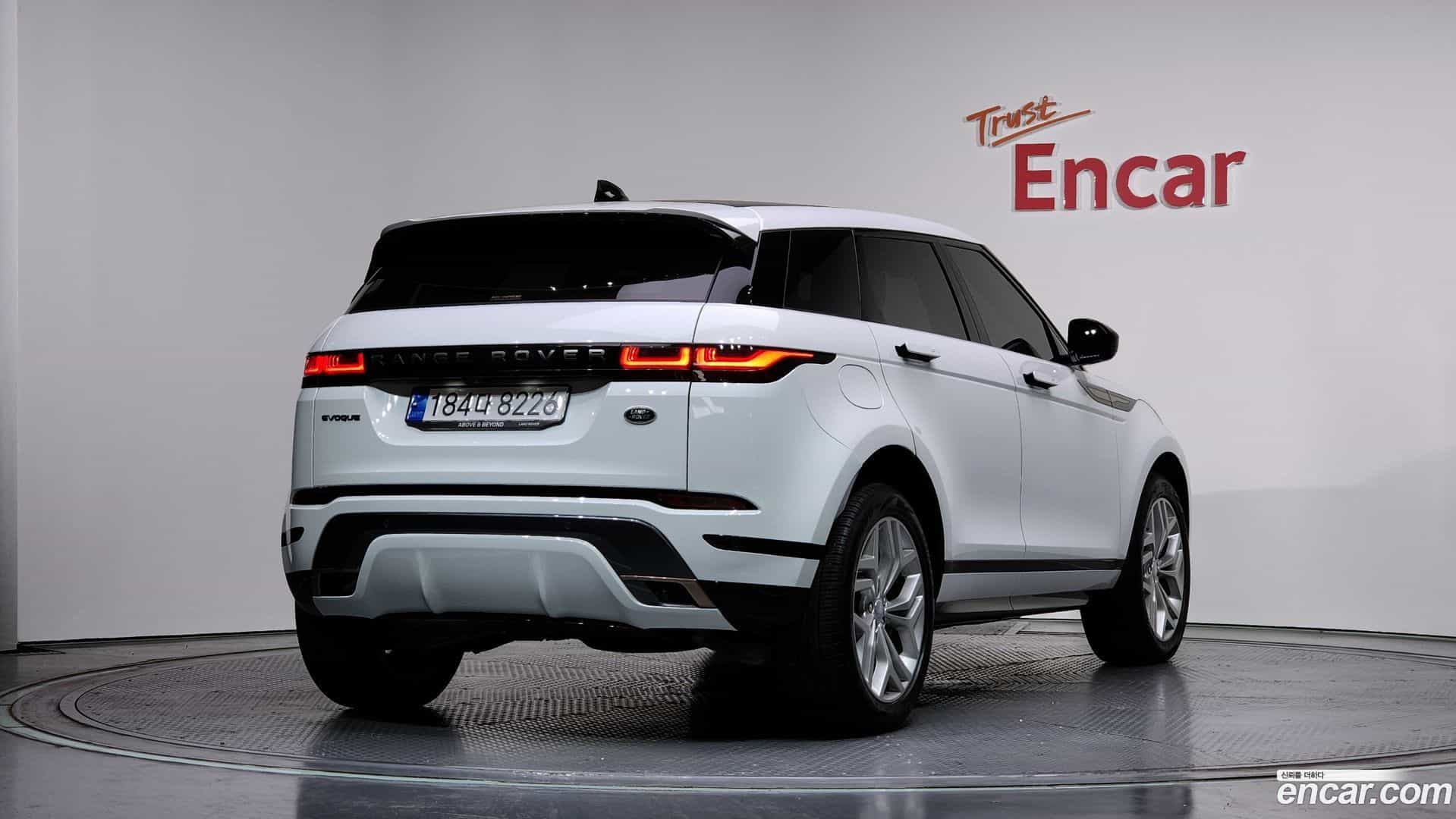 Range Rover Evoque Land Rover 2022.2-OUTER-002