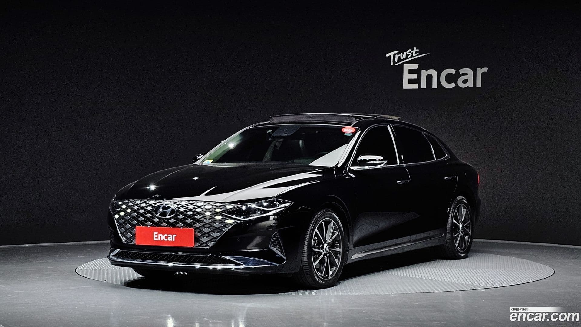 Main__Slider__Photo:Grandeur Hyundai 2022.10-0