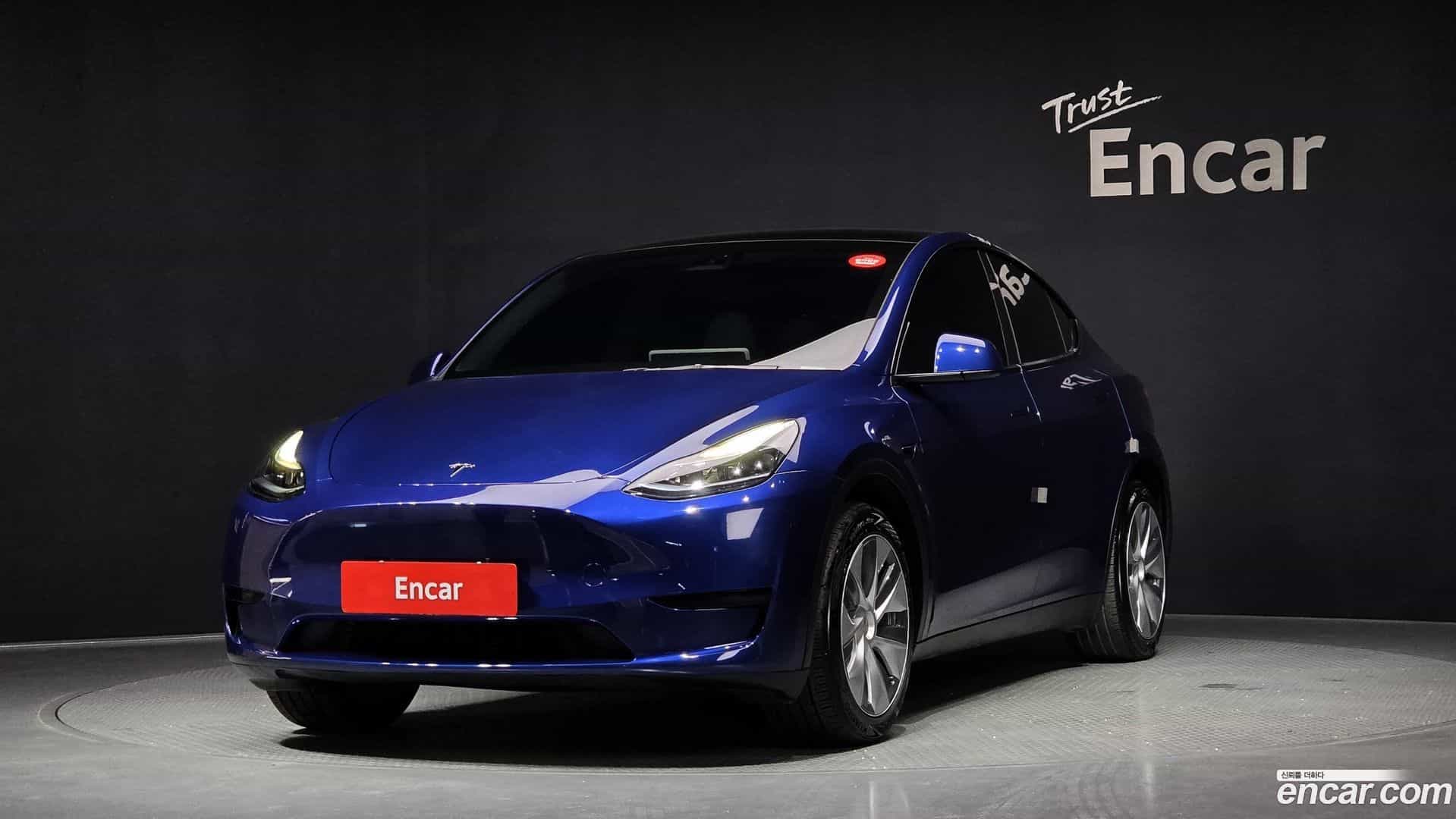 Model Y Tesla 2023.9-OUTER-001