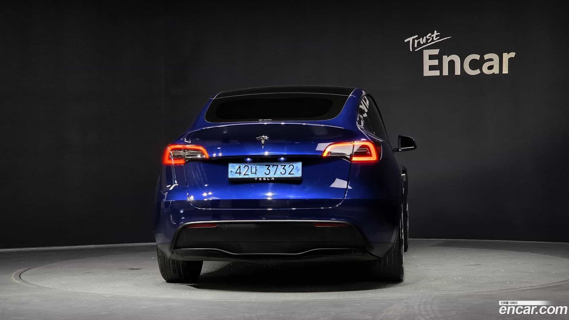 Model Y Tesla 2023.9-OUTER-004