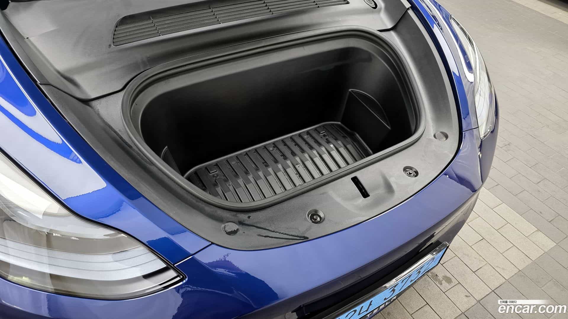 Model Y Tesla 2023.9-INNER-006