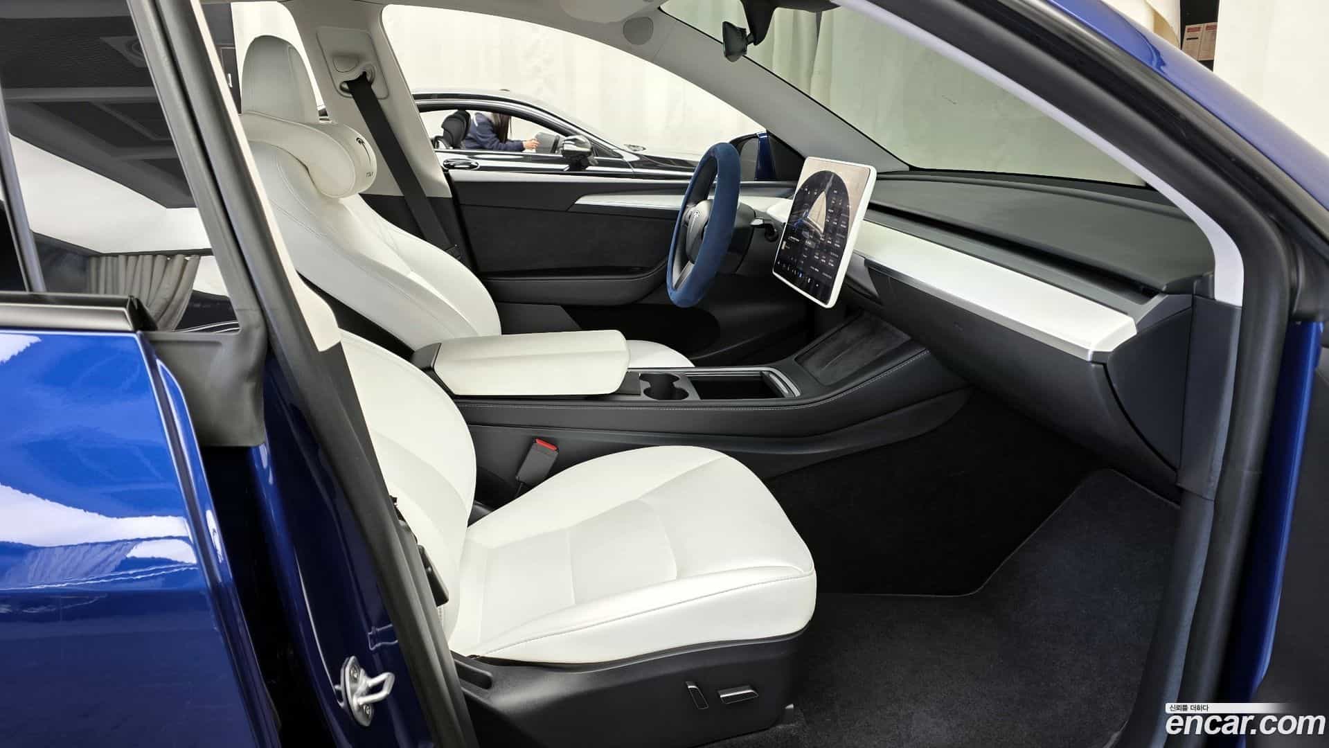 Model Y Tesla 2023.9-OPTION-015