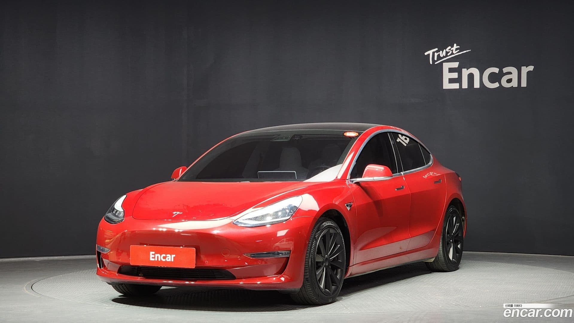 Main__Slider__Photo:Model 3 Tesla 2020.5-0