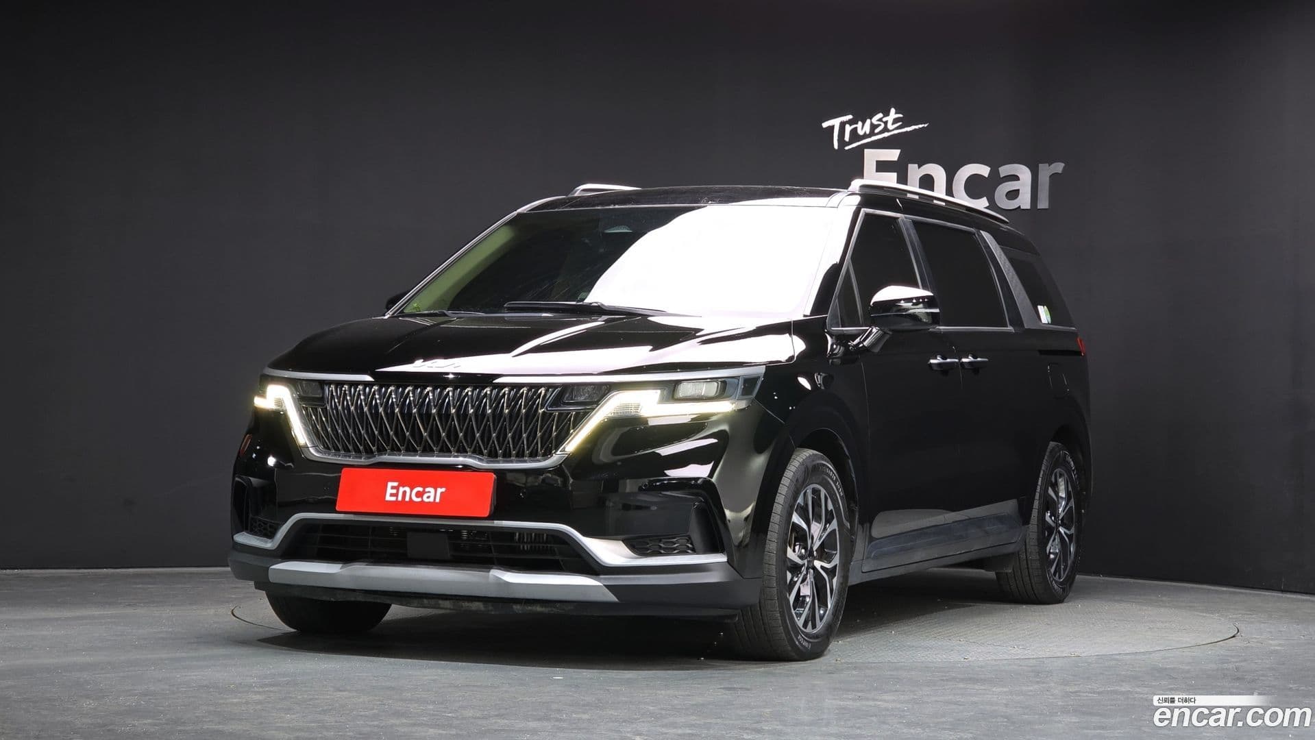 Main__Slider__Photo:Canival Kia 2022.2-0