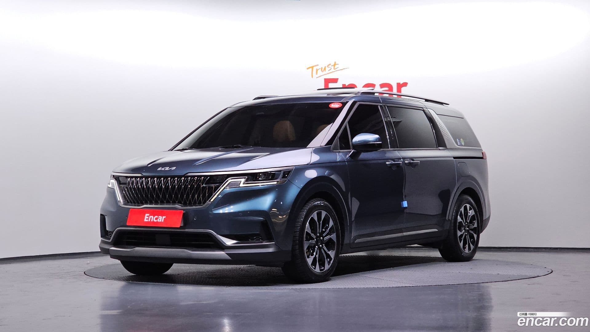 Main__Slider__Photo:Canival Kia 2021.11-0