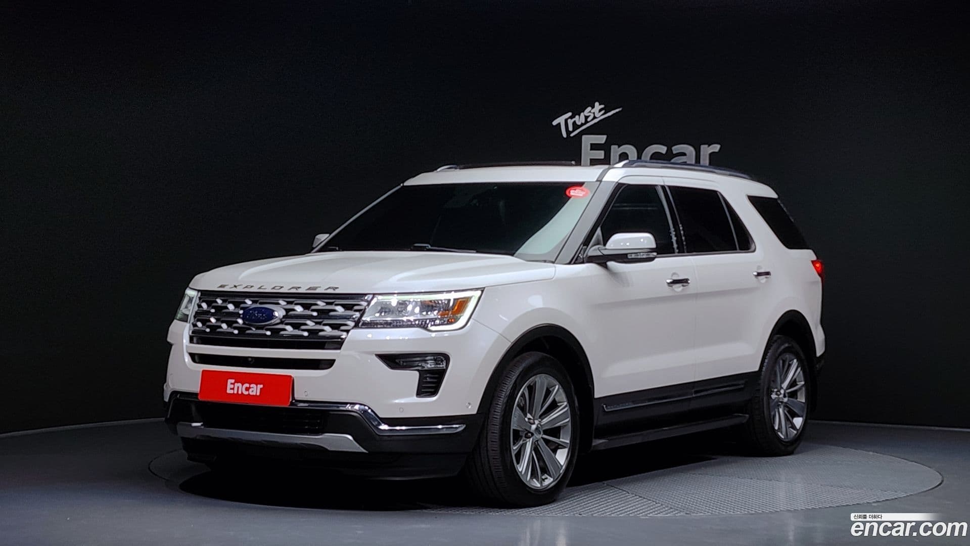 Main__Slider__Photo:Explorer Ford 2018.6-0
