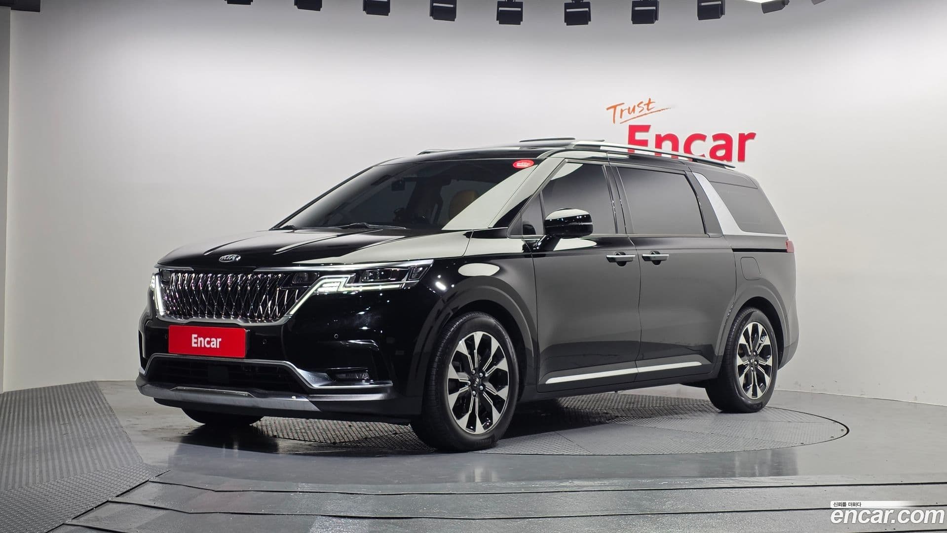 Main__Slider__Photo:Canival Kia 2020.11-0