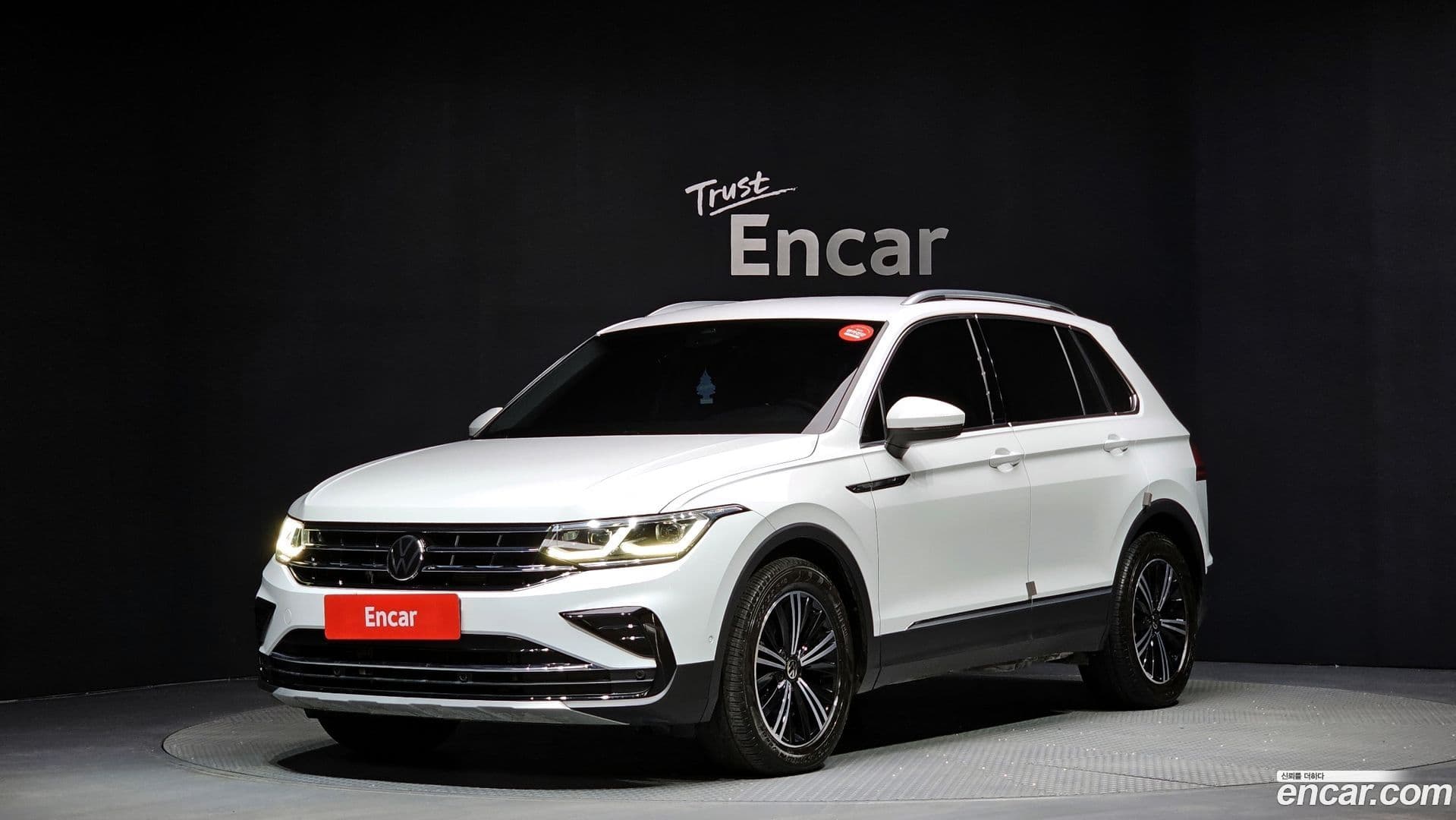 Main__Slider__Photo:Tiguan Volkswagen 2022.11-0