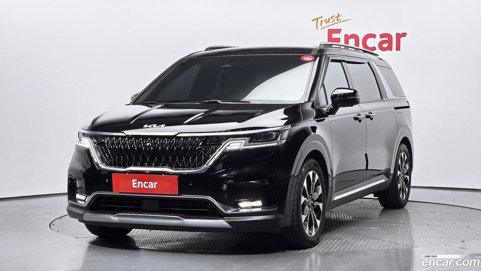 Main__Slider__Photo:Canival Kia 2021.1-0