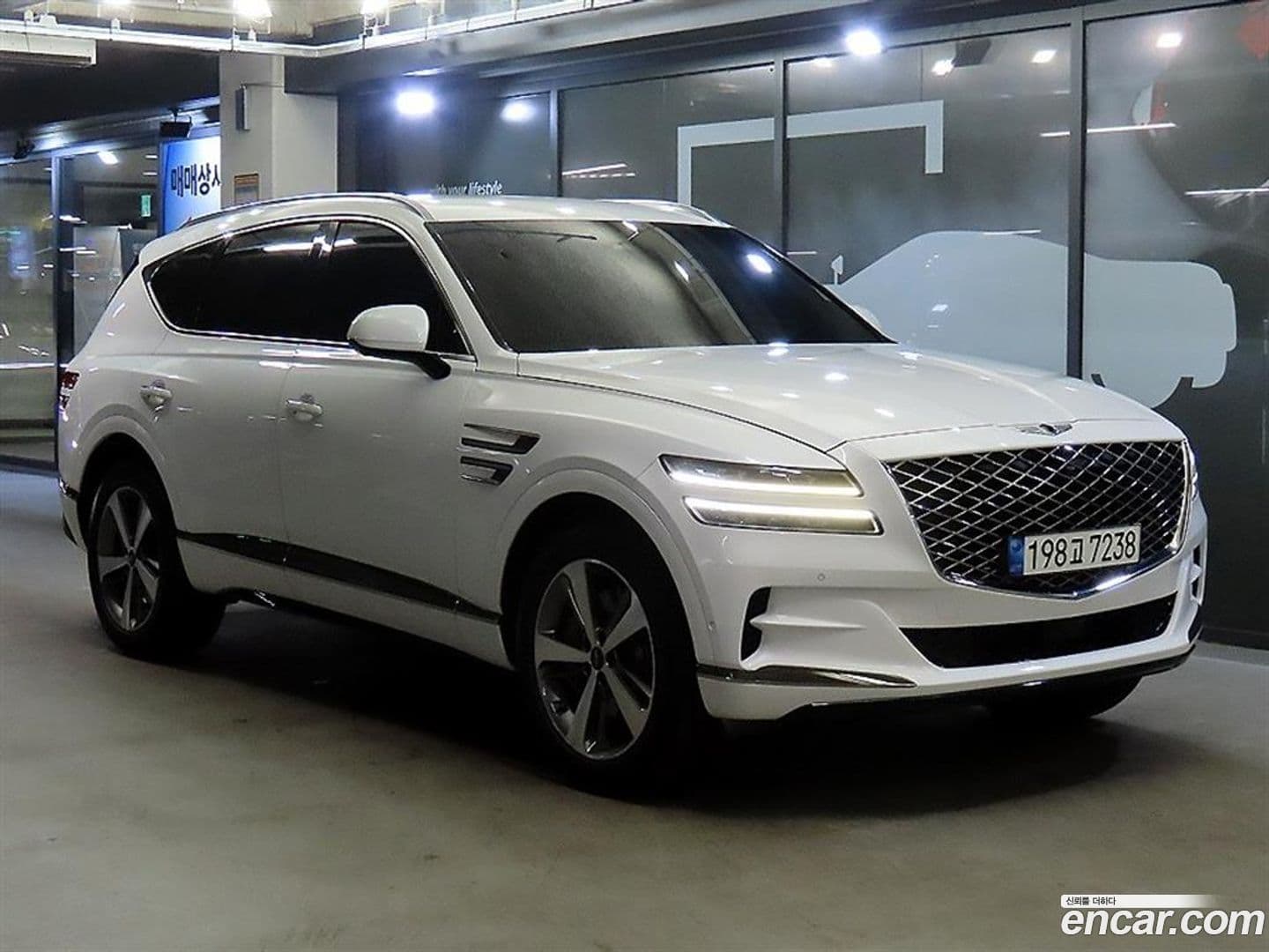 Main__Slider__Photo:GV80 Genesis 2022.4-0