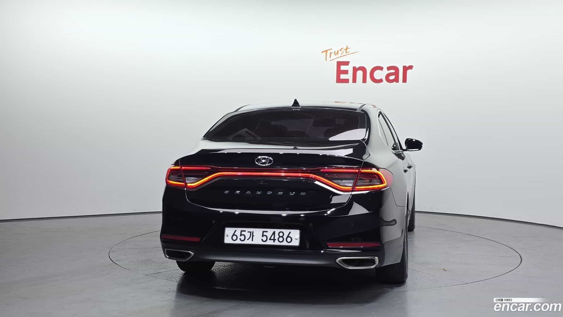 Grandeur Hyundai 2017.1-OUTER-004