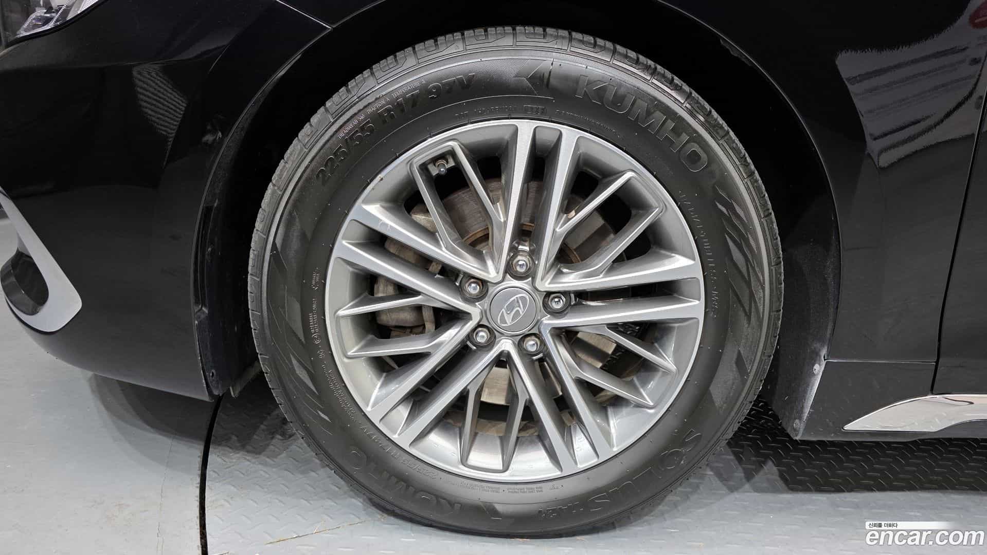 Grandeur Hyundai 2017.1-OUTER-005