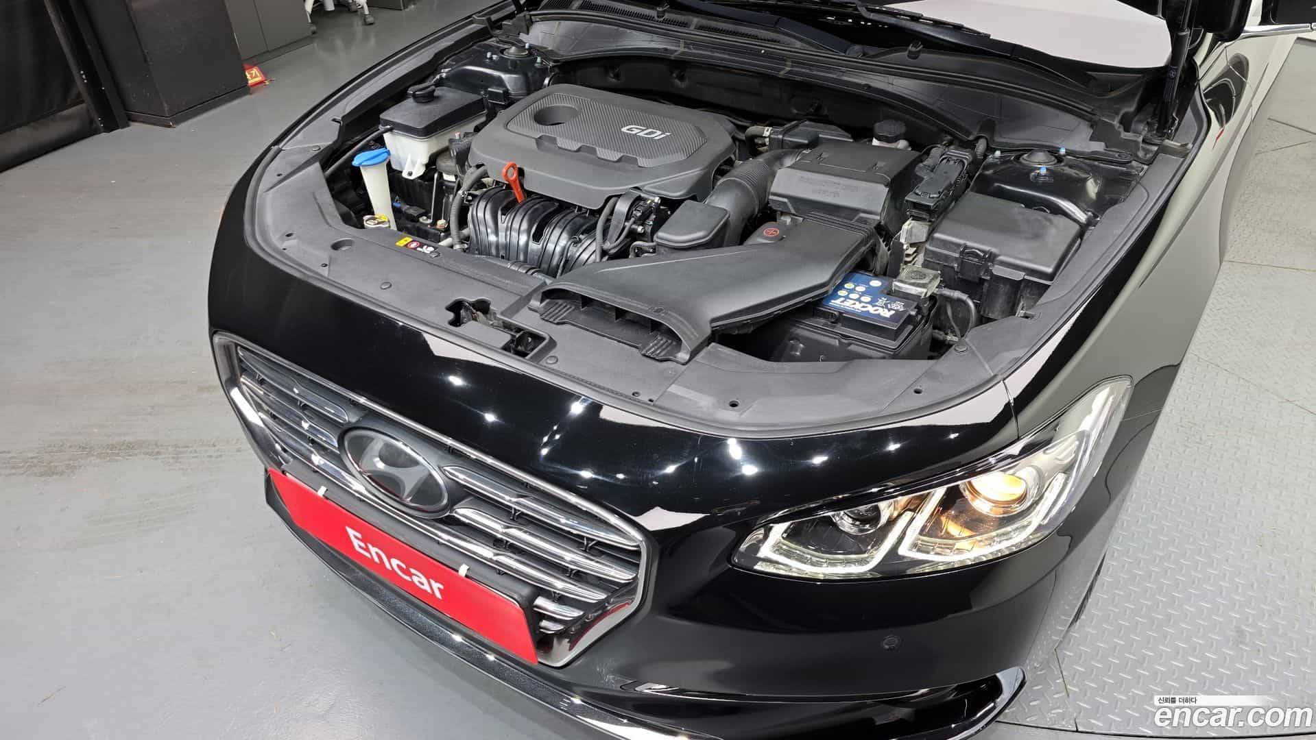 Grandeur Hyundai 2017.1-INNER-006