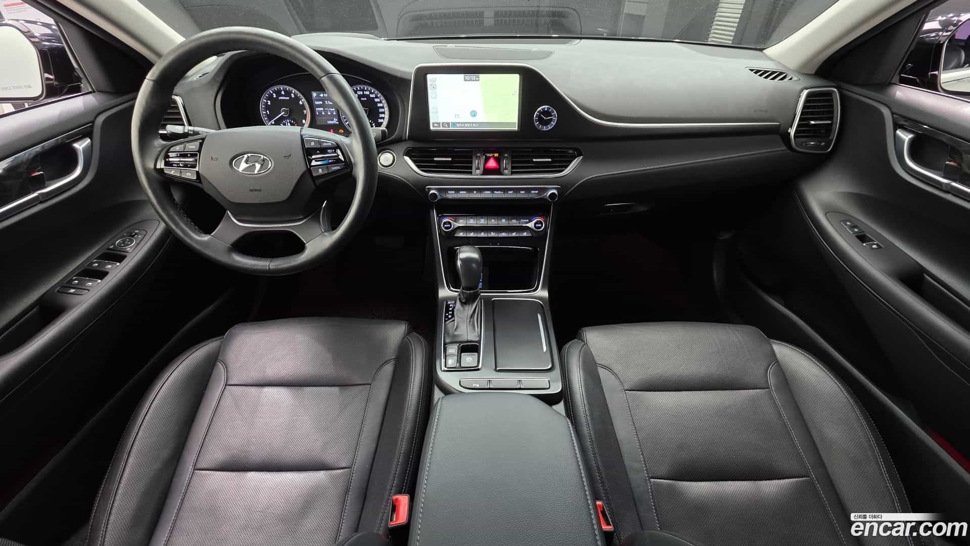 Grandeur Hyundai 2017.1-INNER-007