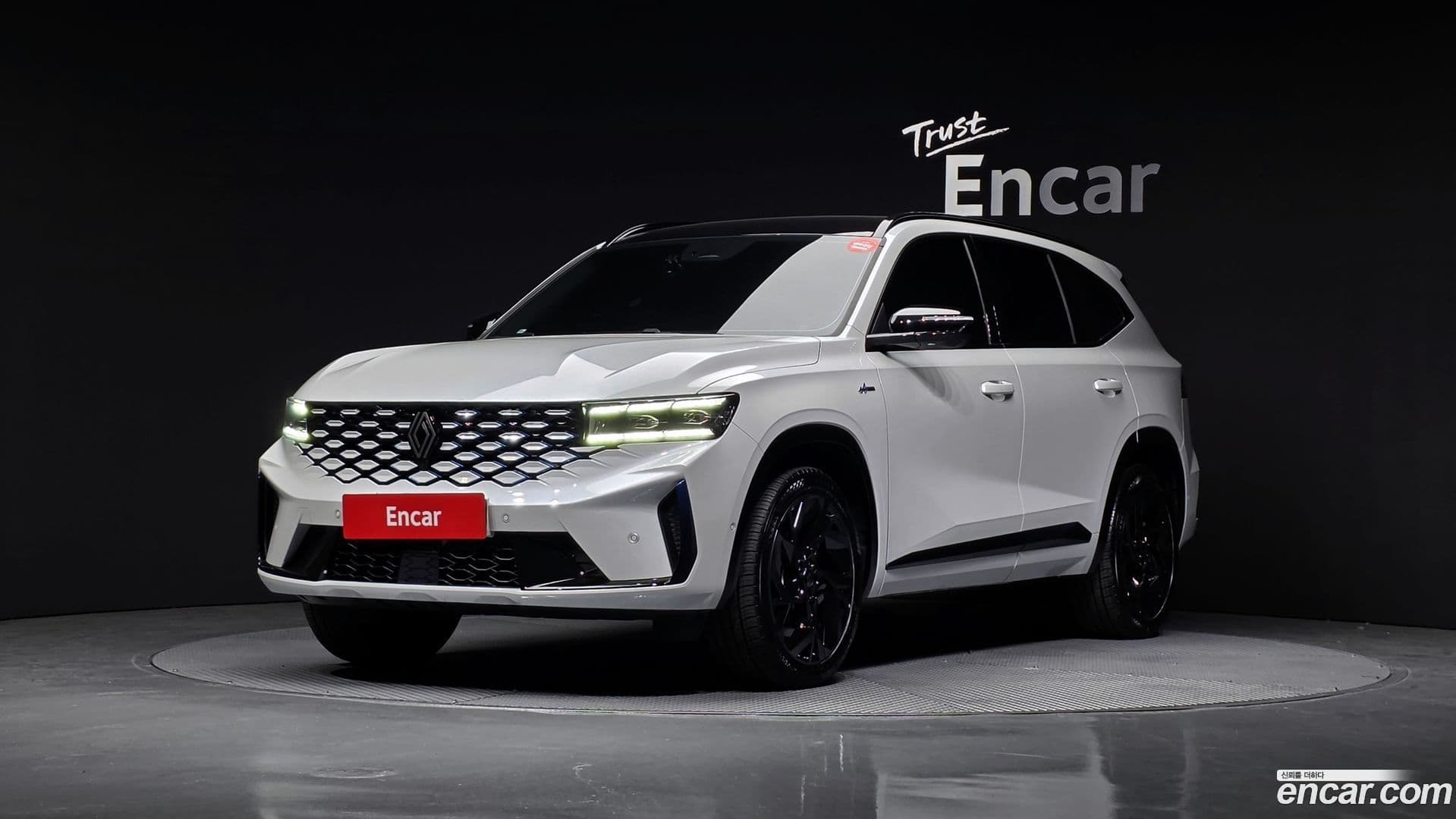 Main__Slider__Photo:Grand Koleos Renault Korea 2024.11-0