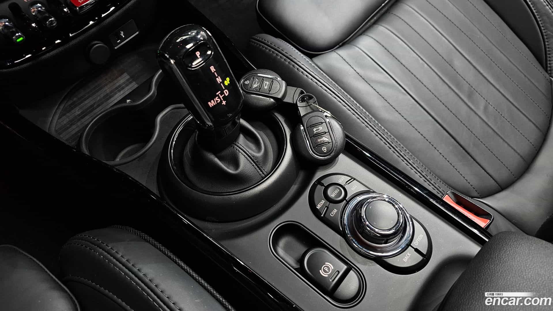 Clubman Mini 2022.4-INNER-009
