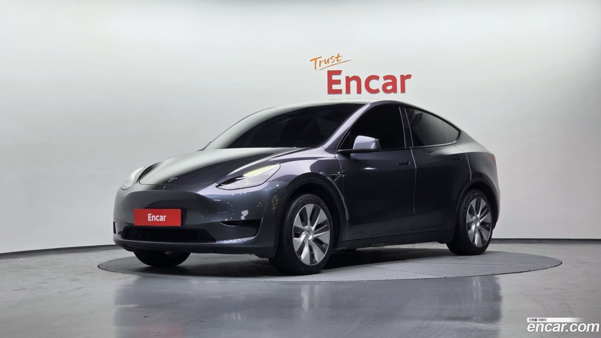 Main__Slider__Photo:Model Y Tesla 2023.8-0