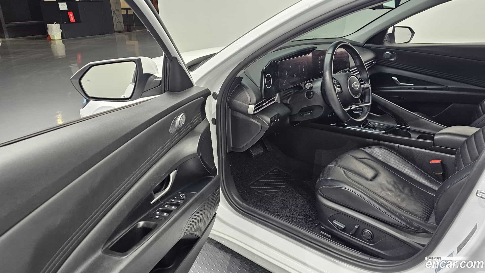 AVANTE Hyundai 2021.0-OPTION-015