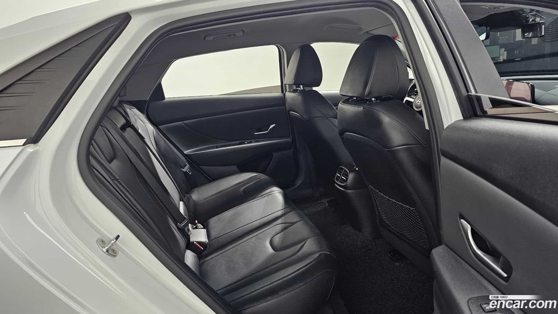 AVANTE Hyundai 2021.0-OPTION-016