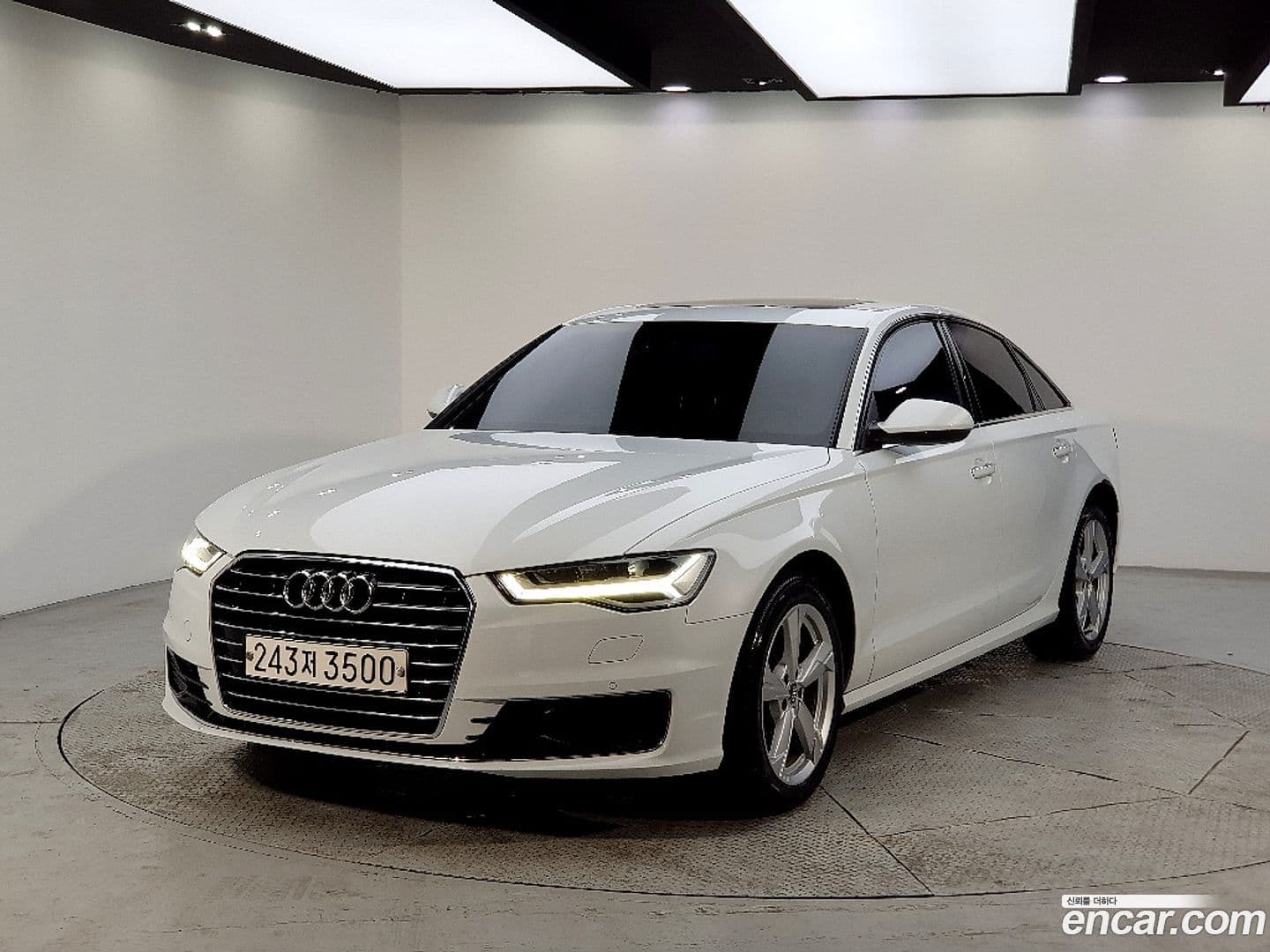 Main__Slider__Photo:A6 Audi 2015.10-0
