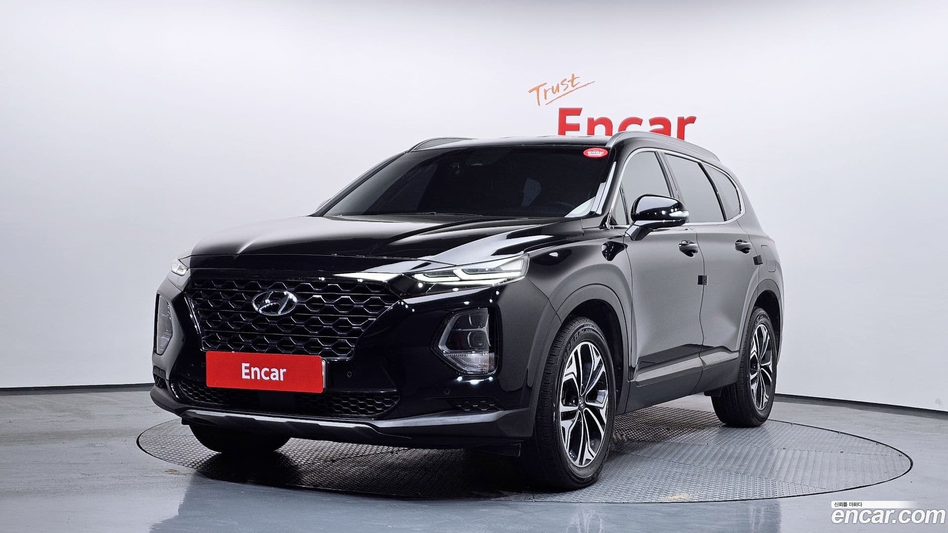 Main__Slider__Photo:Santafe Hyundai 2018.8-0
