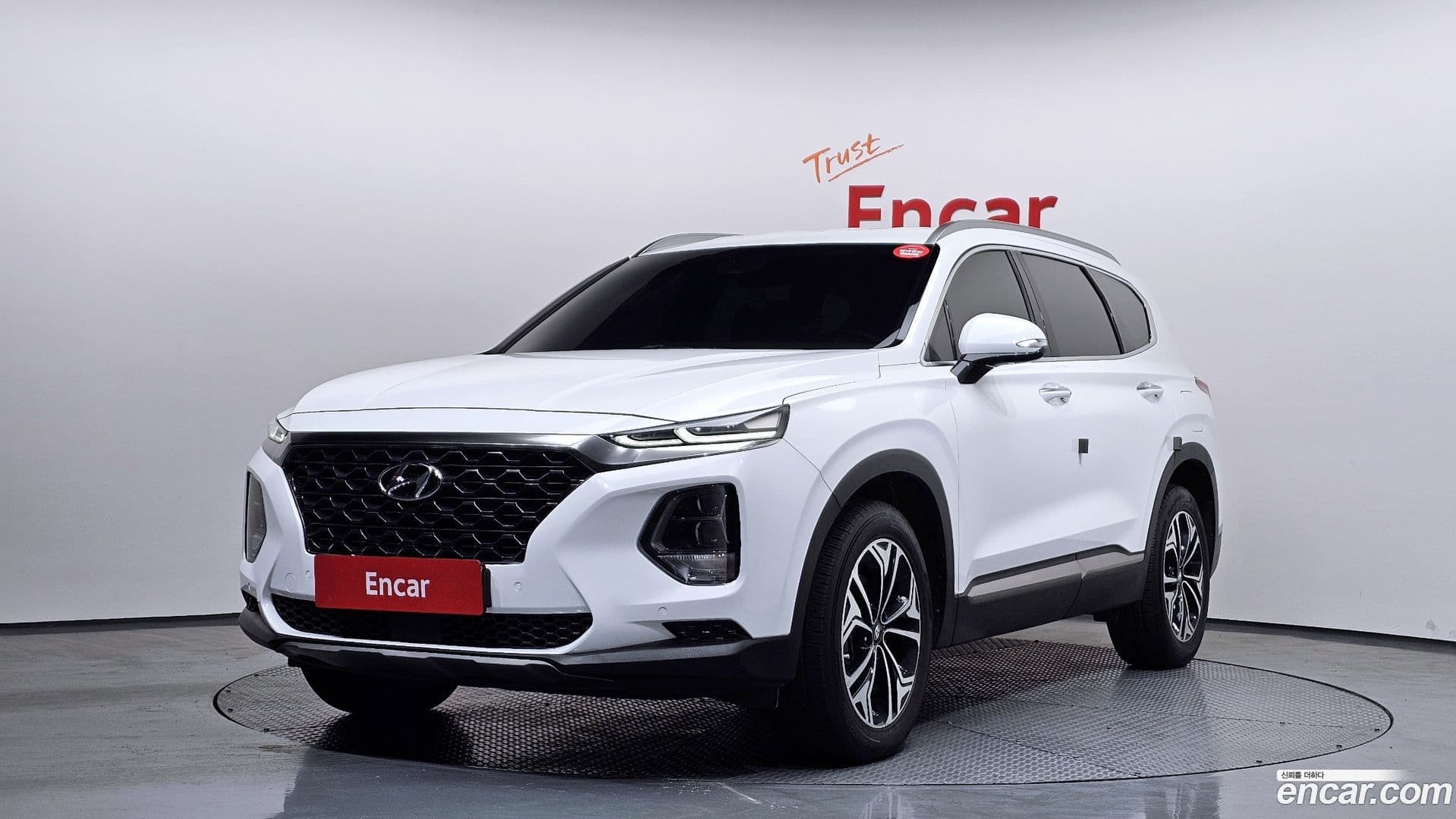 Main__Slider__Photo:Santafe Hyundai 2019.0-0