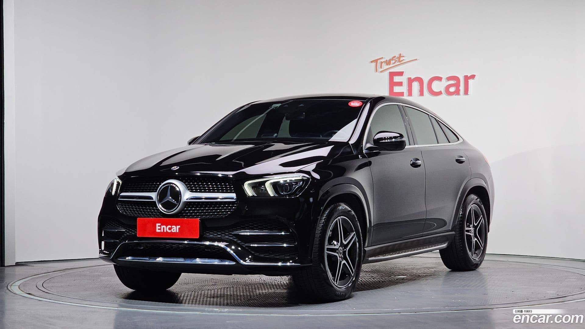 Main__Slider__Photo:GLE-Class Mercedes-Benz 2021.1-0