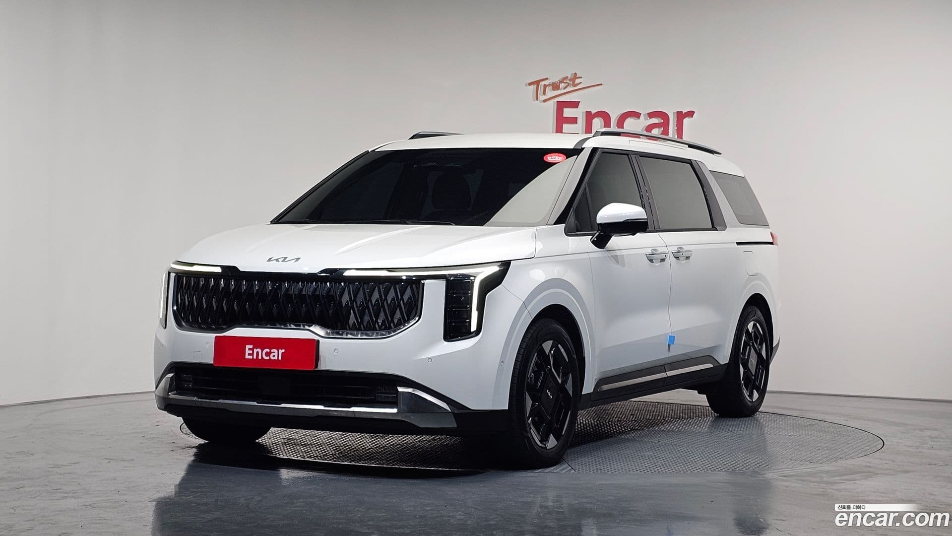 Main__Slider__Photo:Canival Kia 2024.8-0
