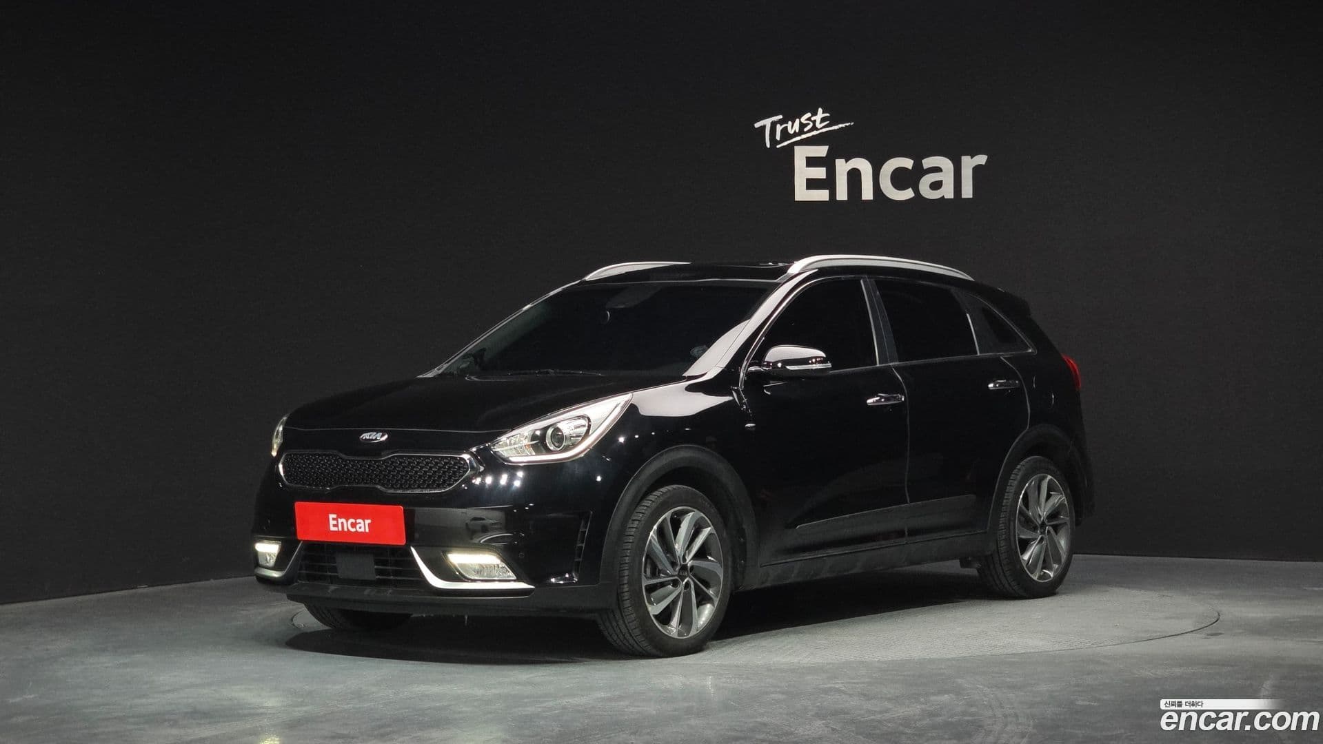 Main__Slider__Photo:Niro Kia 2016.3-0