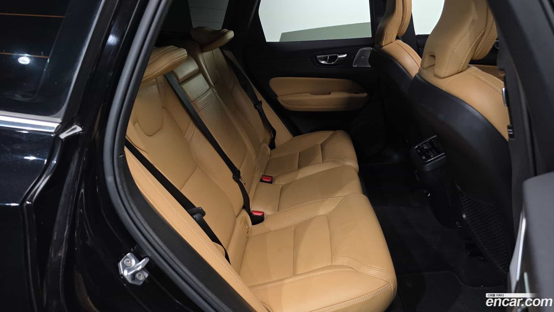 XC60 Volvo 2020.6-OPTION-016