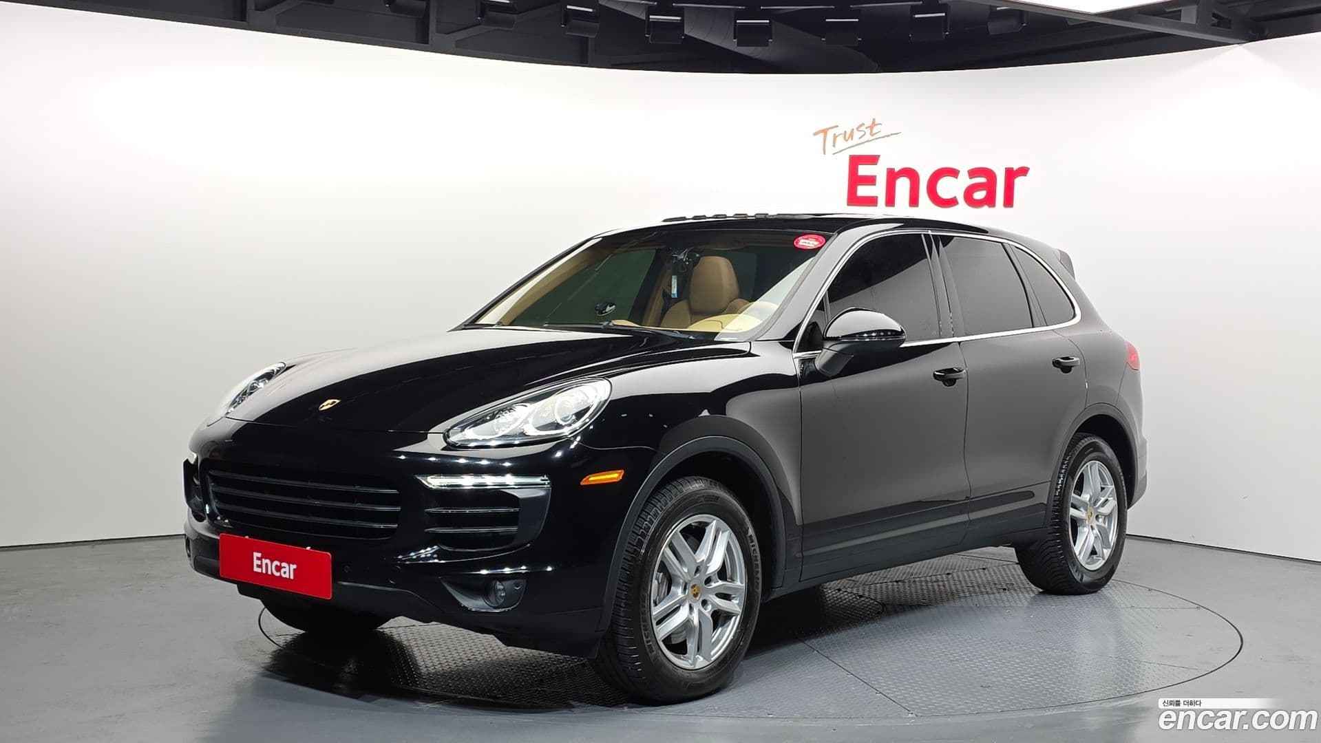 Main__Slider__Photo:Cayenne Porsche 2016.11-0