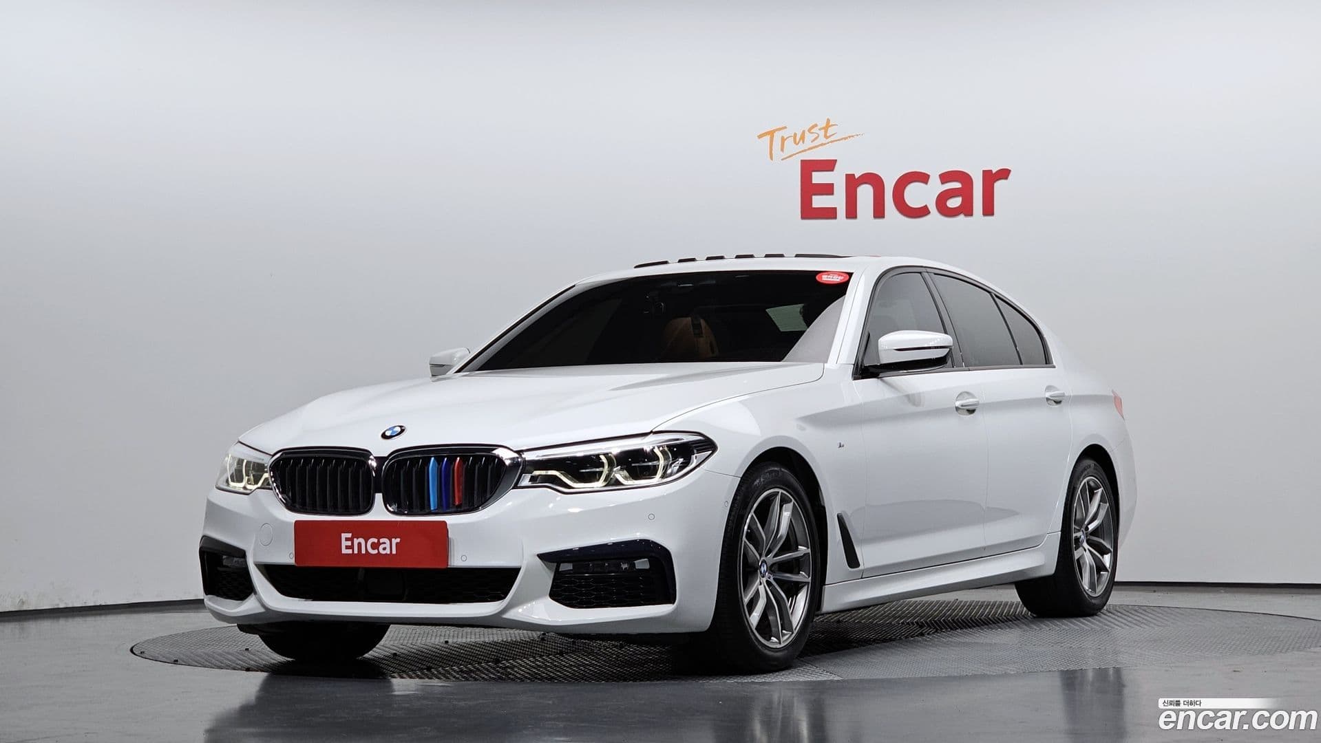 Main__Slider__Photo:5-Series BMW 2017.3-0