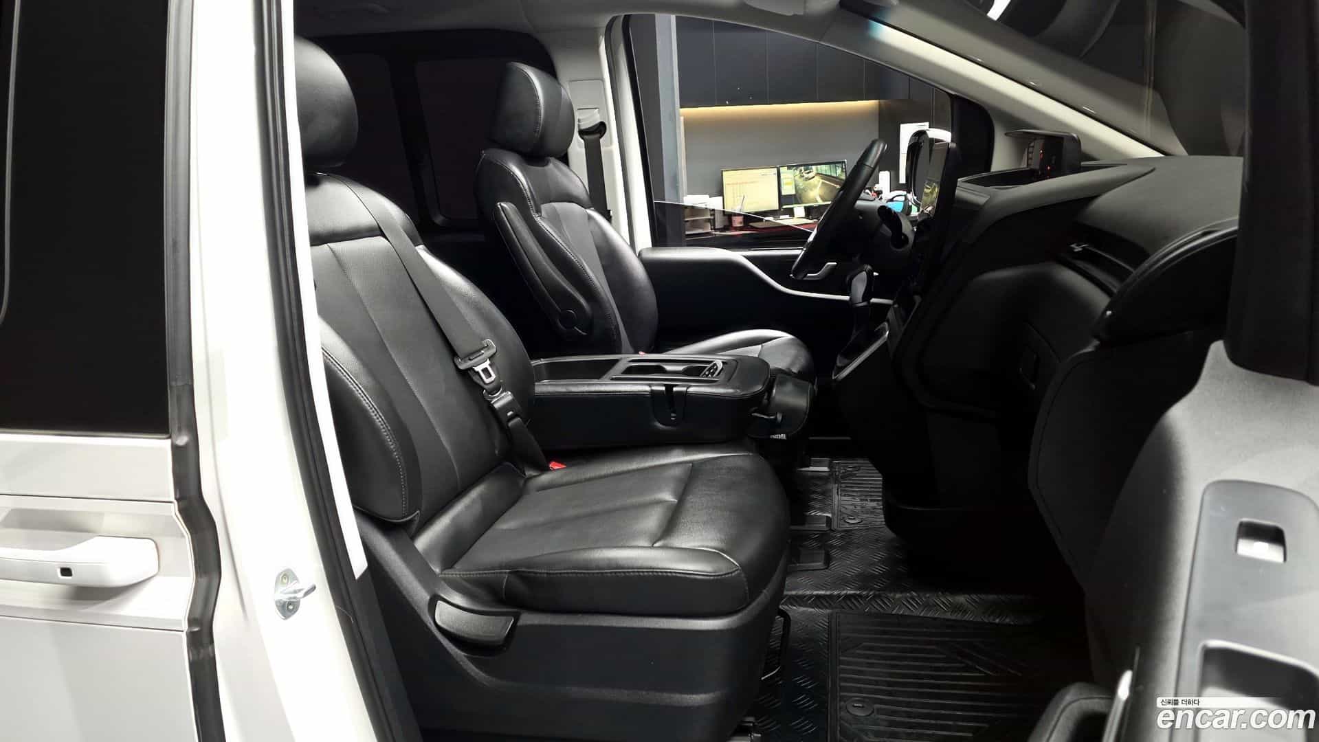 Staria Hyundai 2021.6-OPTION-015