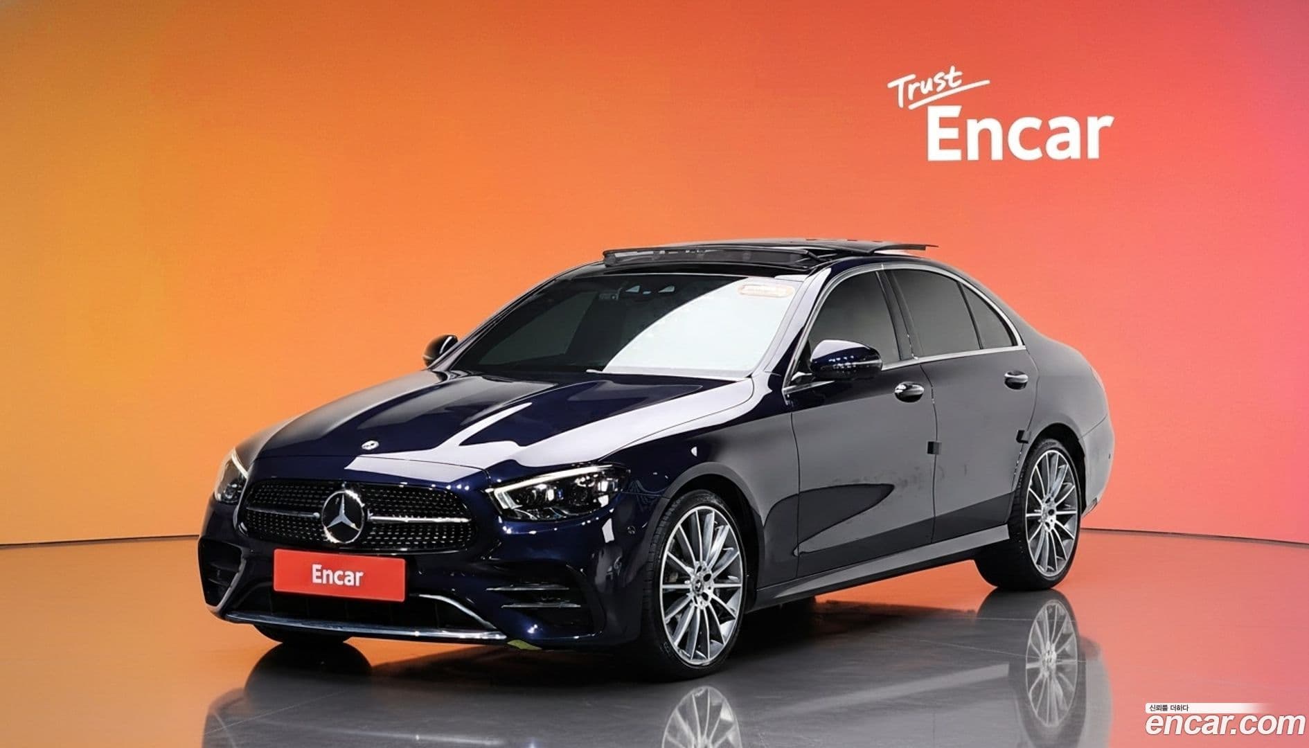 Main__Slider__Photo:E-Class Mercedes-Benz 2020.10-0