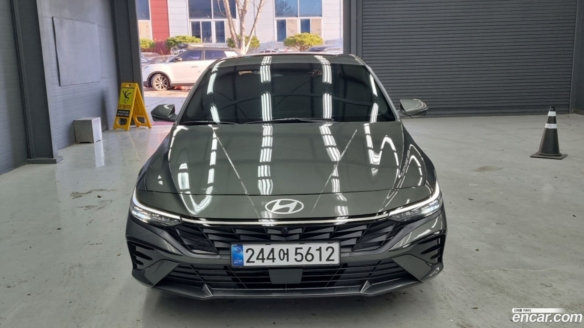 Main__Slider__Photo:AVANTE Hyundai 2025.4-0