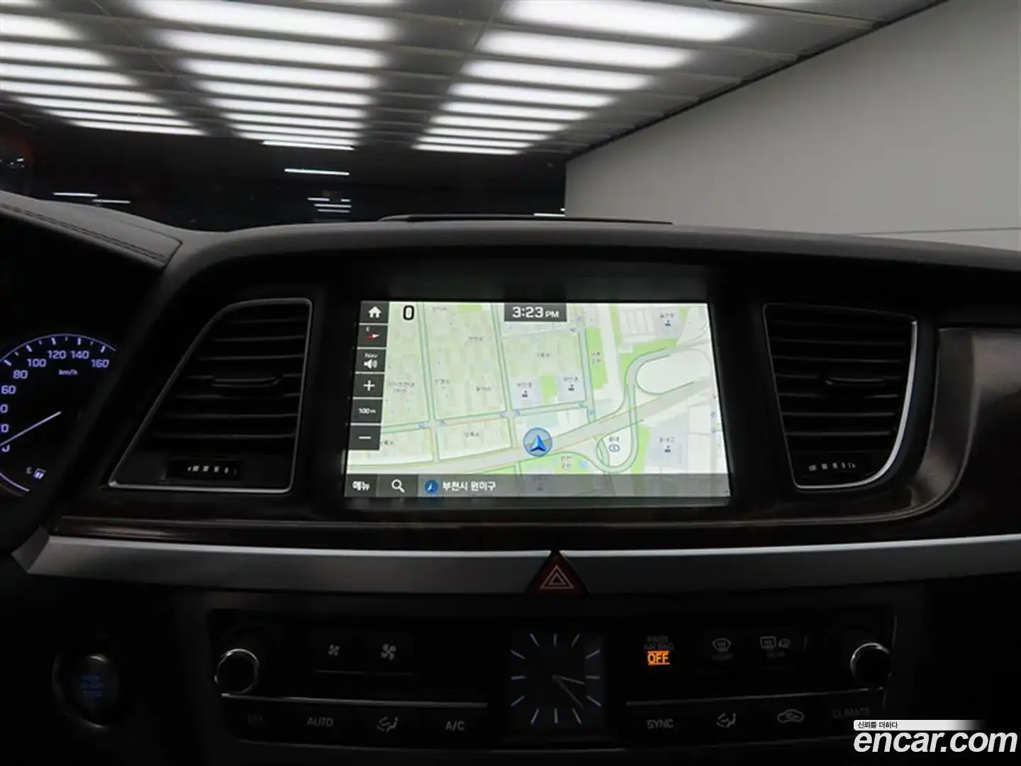 Genesis Hyundai 2016.3-OPTION-017