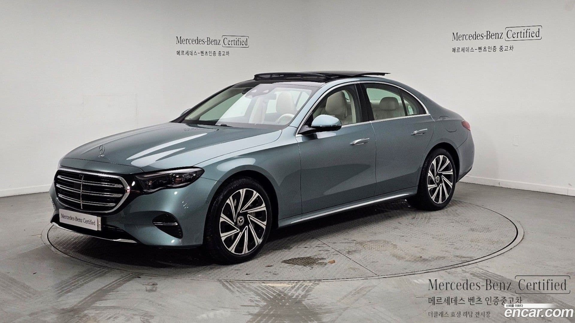 Main__Slider__Photo:E-Class Mercedes-Benz 2025.0-0