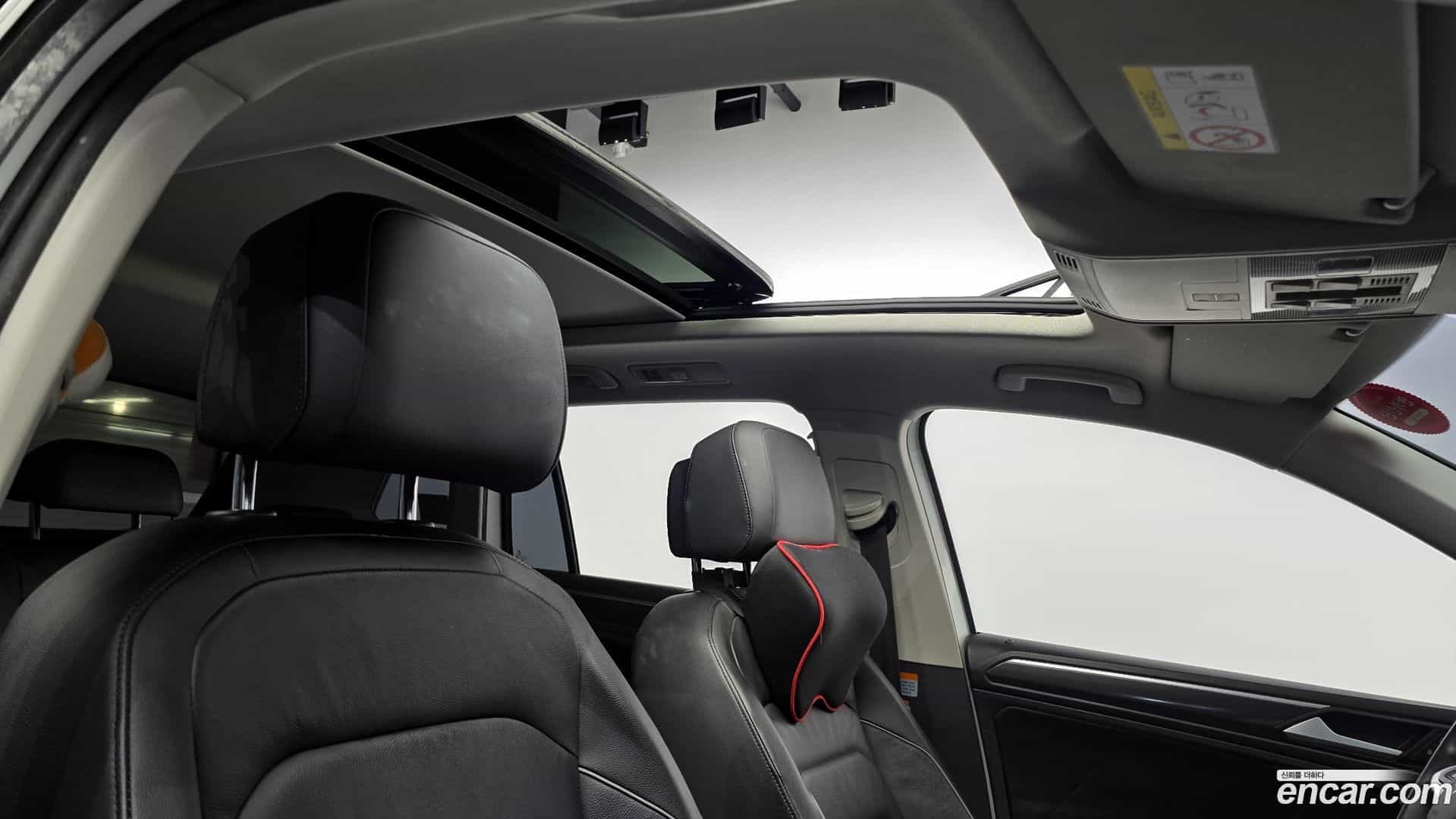 Tiguan Volkswagen 2021.11-OPTION-024