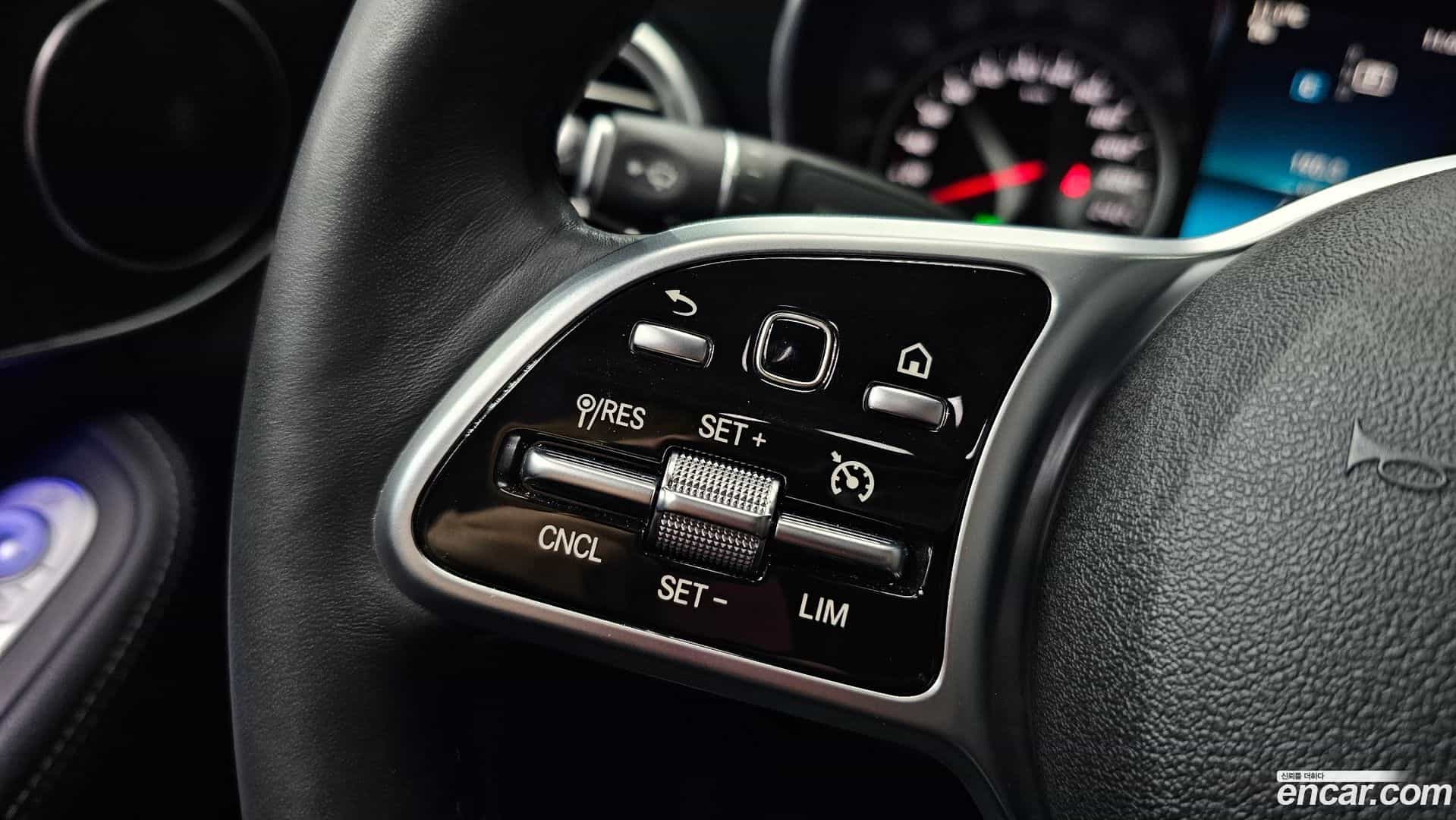 C-Class Mercedes-Benz 2019.6-OPTION-023