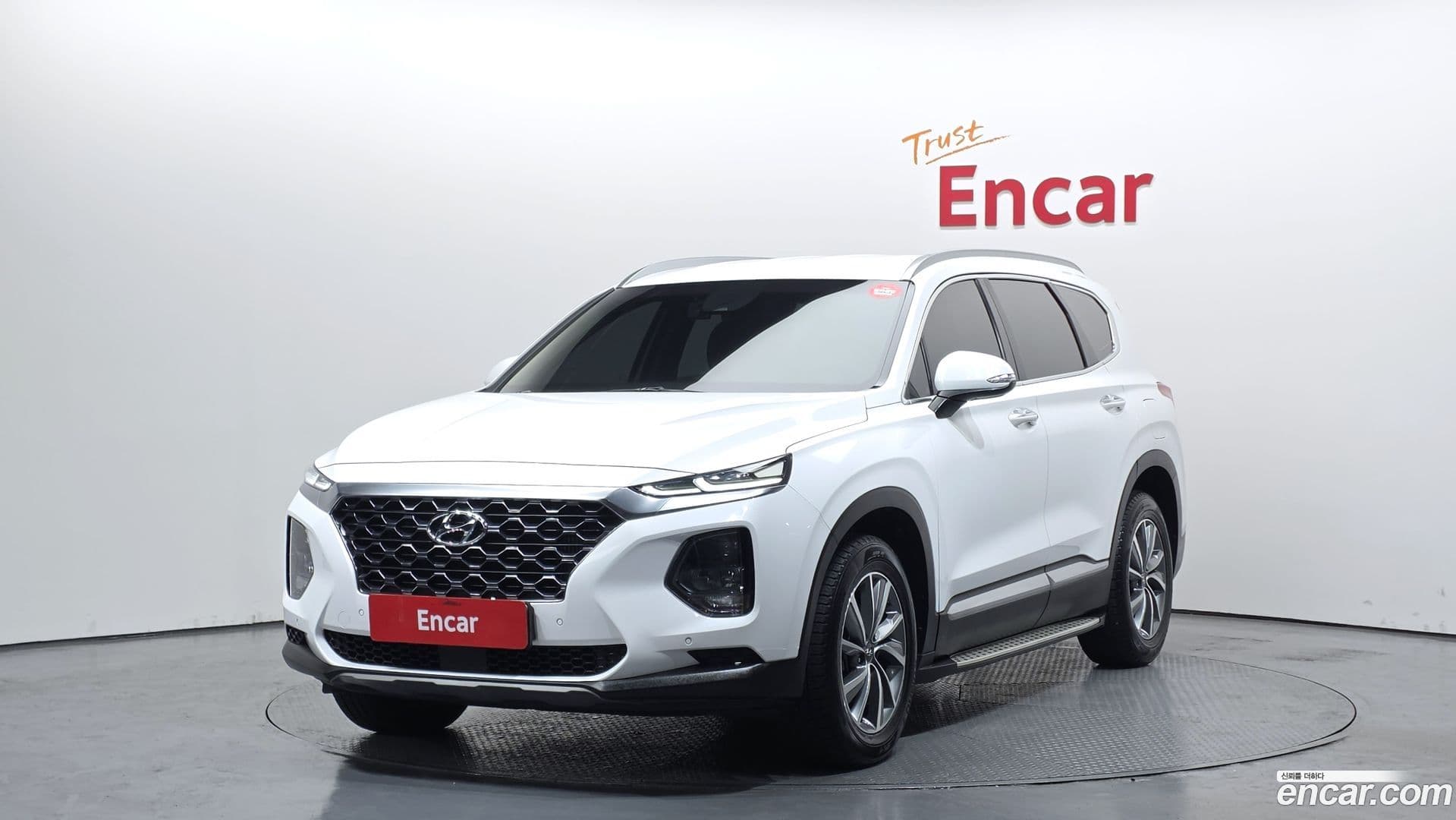 Main__Slider__Photo:Santafe Hyundai 2019.8-0