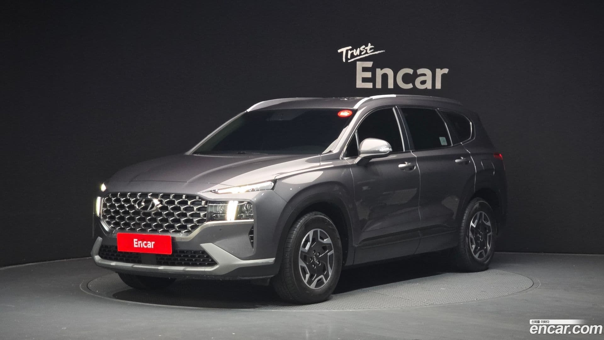 Main__Slider__Photo:Santafe Hyundai 2023.0-0