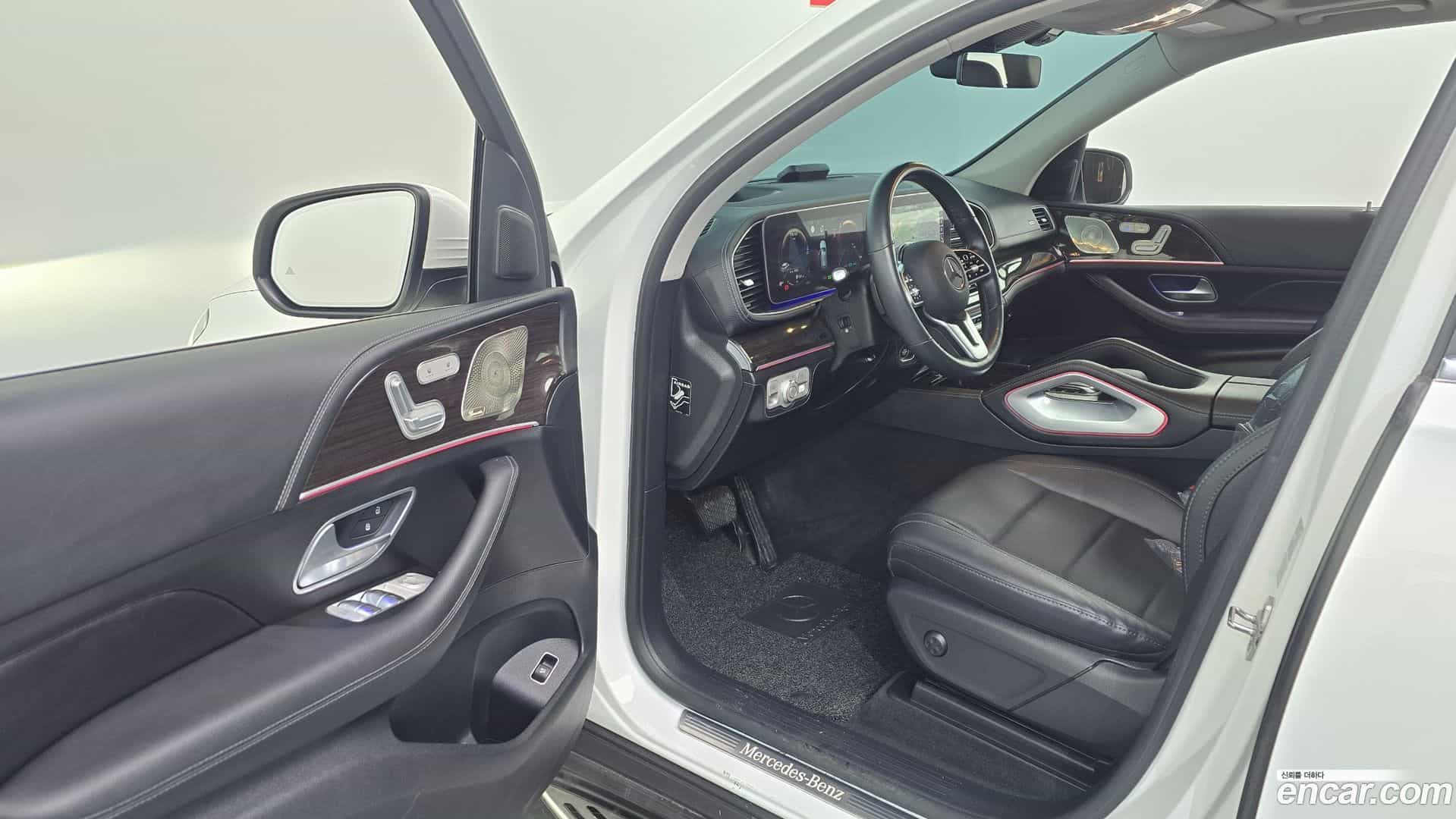GLE-Class Mercedes-Benz 2022.9-INNER-010