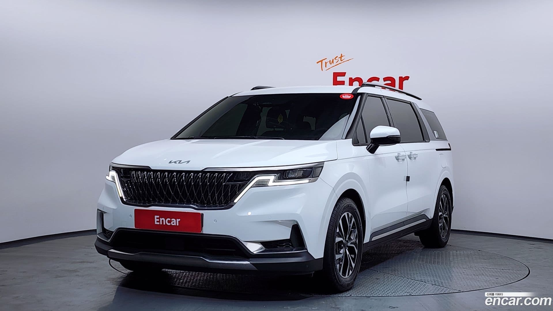 Main__Slider__Photo:Canival Kia 2022.7-0
