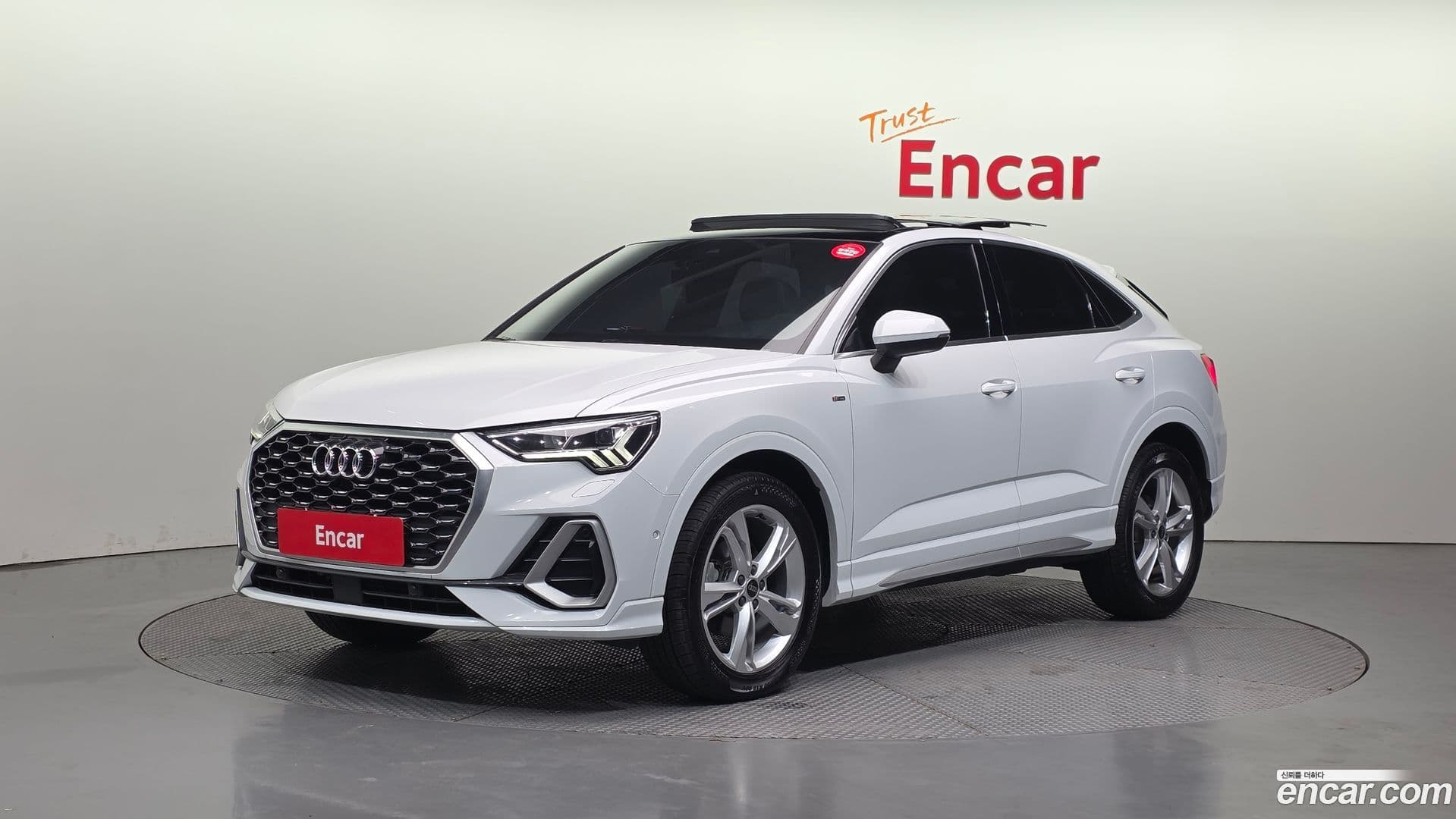 Main__Slider__Photo:Q3 Audi 2022.8-0