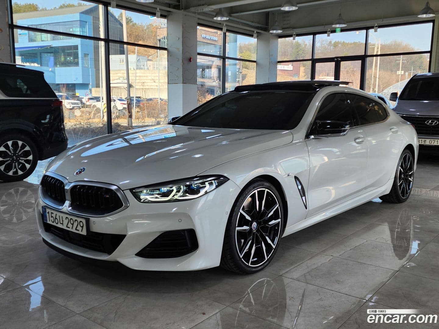 Main__Slider__Photo:8-Series BMW 2022.9-0