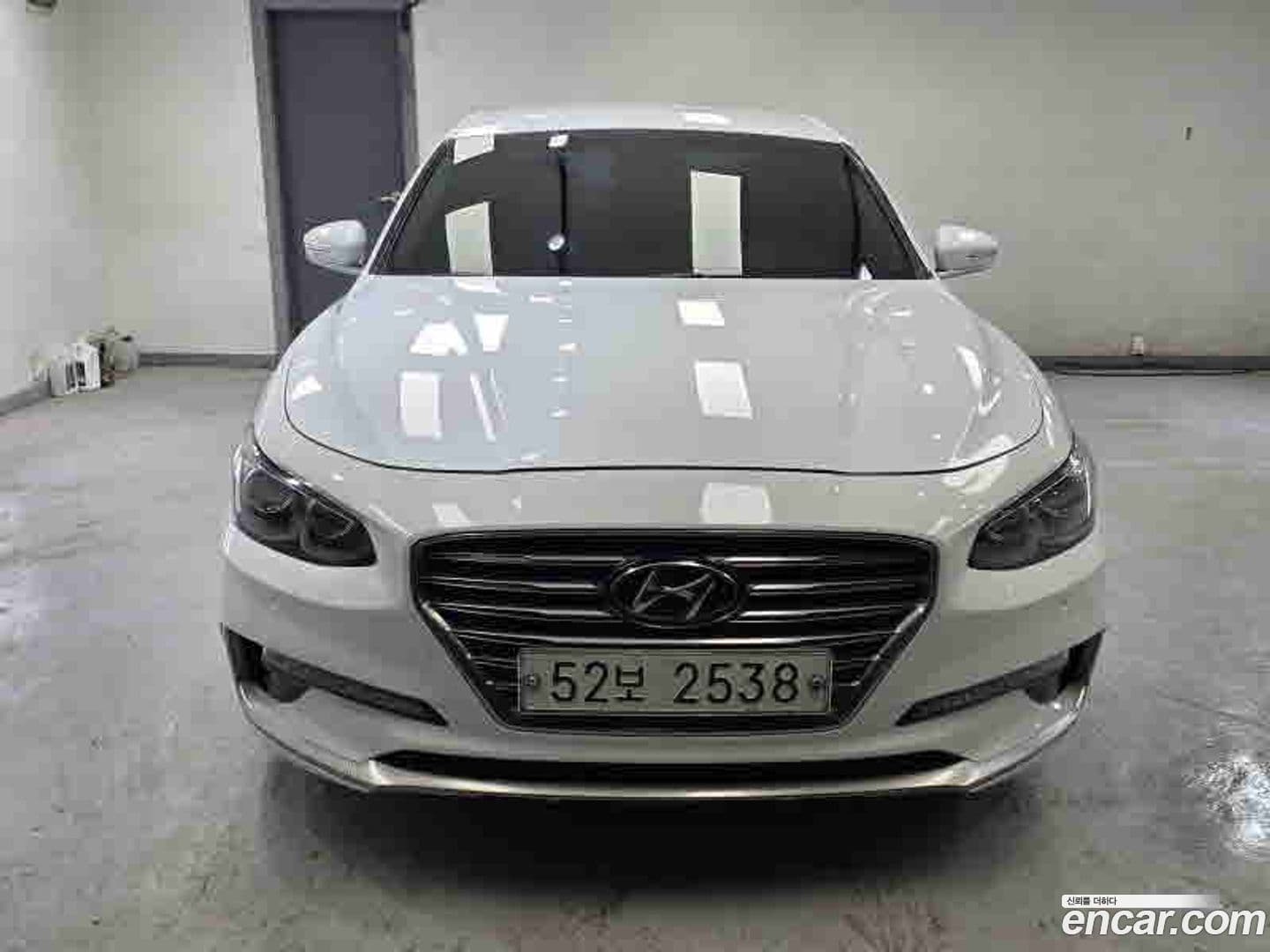 Main__Slider__Photo:Grandeur Hyundai 2017.3-0