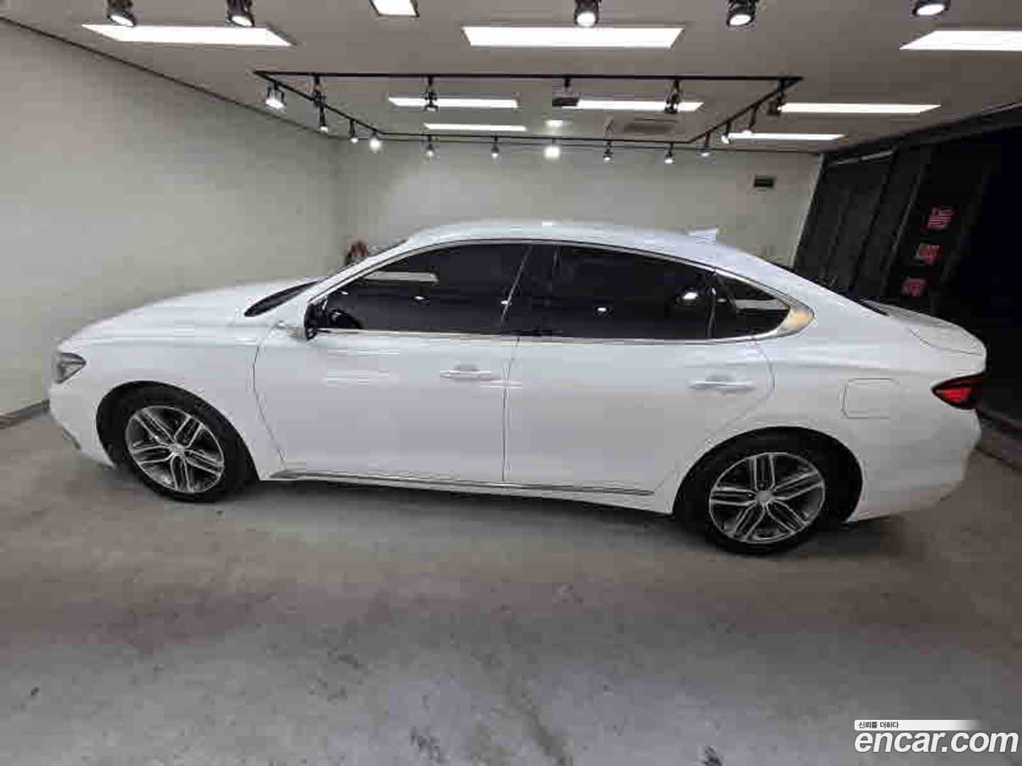 Grandeur Hyundai 2017.3-OUTER-005
