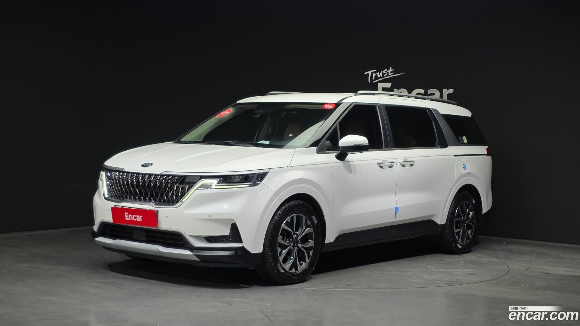 Main__Slider__Photo:Canival Kia 2020.8-0