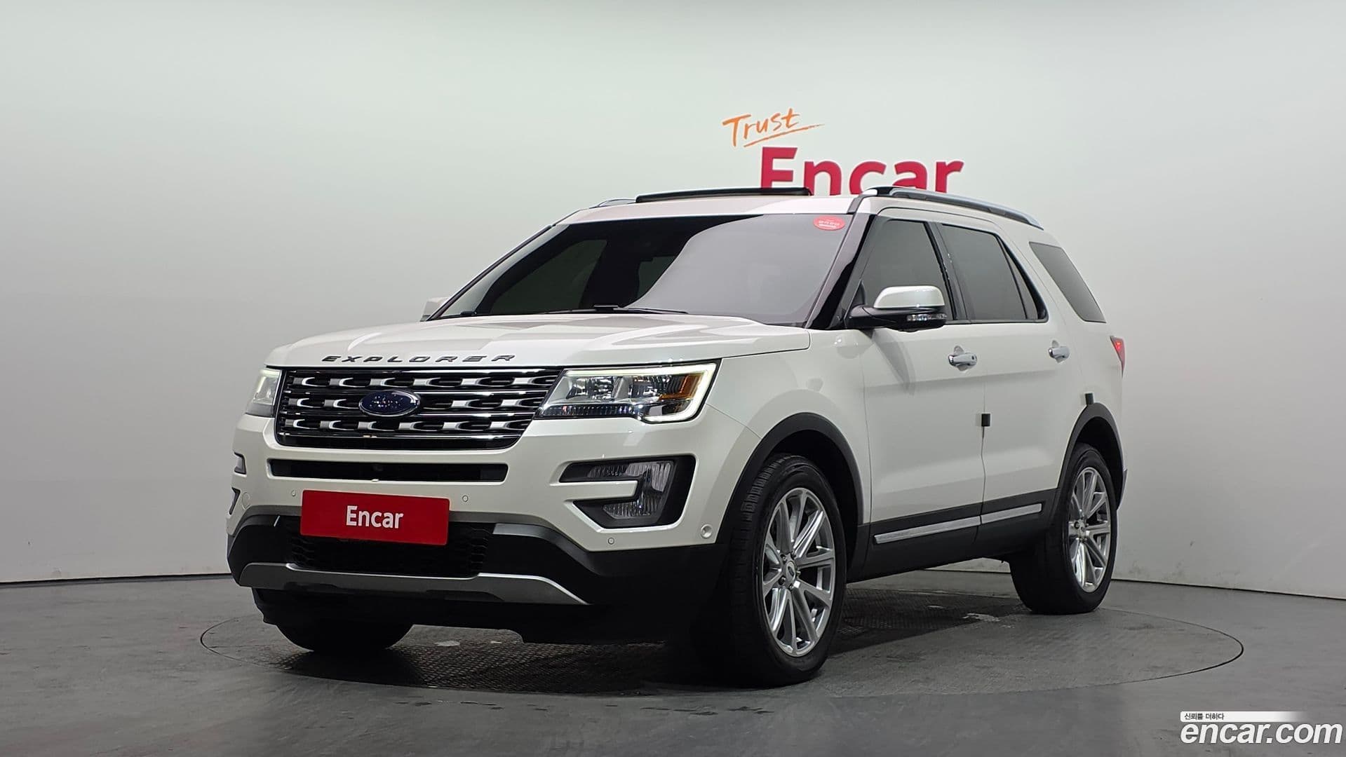 Main__Slider__Photo:Explorer Ford 2016.8-0